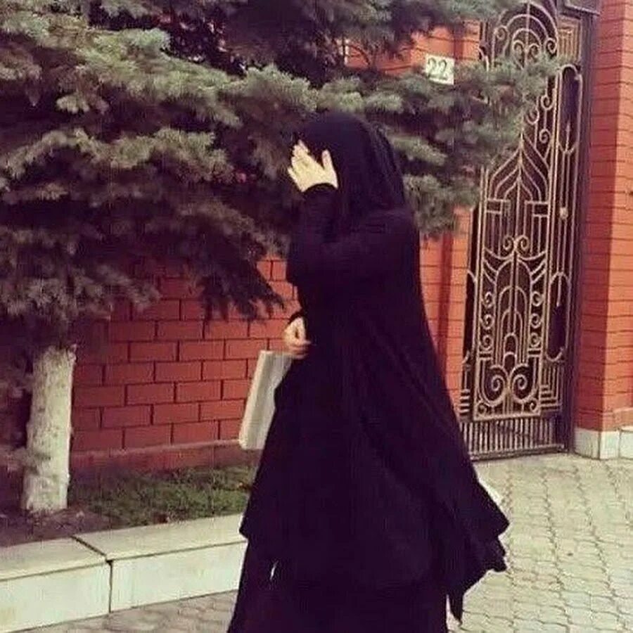 Хадиджа Тумгоева. Чеченки никаб. Мусульманка. Красивые девушки в хиджабе.