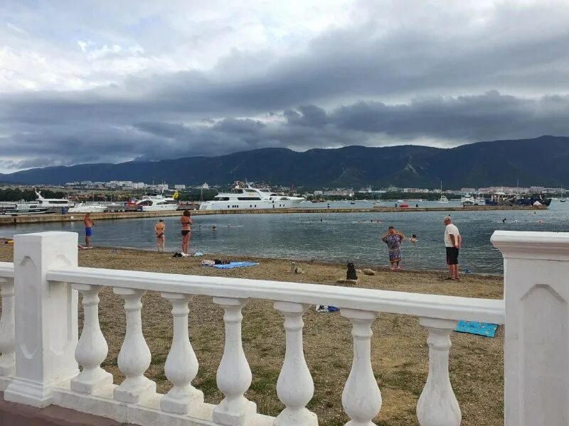 парк на тонком мысе в геленджике