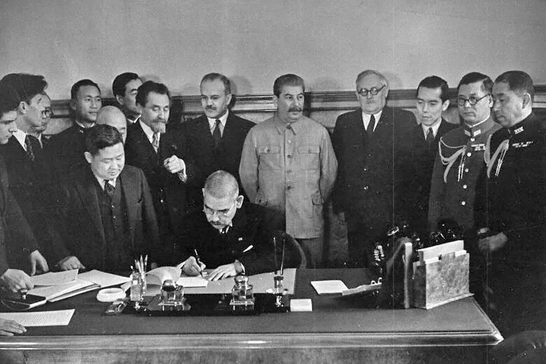 Военно дипломатические отношения. Советско-японский пакт о нейтралитете 1941 года. Пакт о нейтралитете между СССР И Японией. Пакт о нейтралитете между СССР И Японией апрель 1941. 13 Апреля 1941 года СССР И Япония подписали.