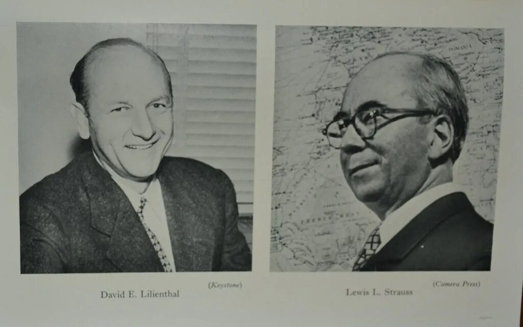 Ученые смеются. Роберт дауни младший оппенгеймер. Оппенгеймер и штраус конфликт. Роберт дауни младший оппенгеймер. Льюис штраус.