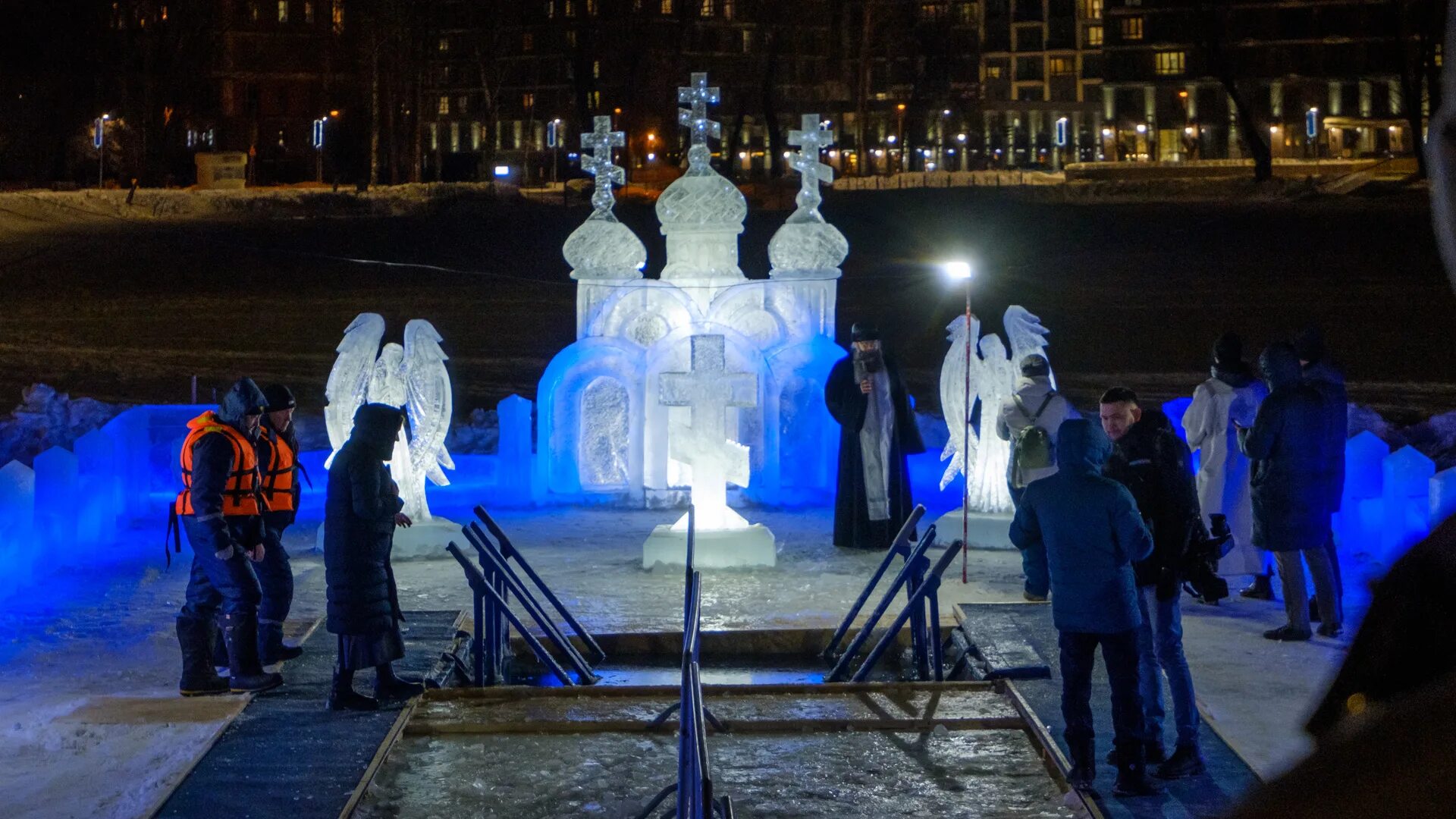 Крещение 2023 Уфа. Крещенский вечер. Купель на крещение. С Крещением фото. 19 января 2023 год