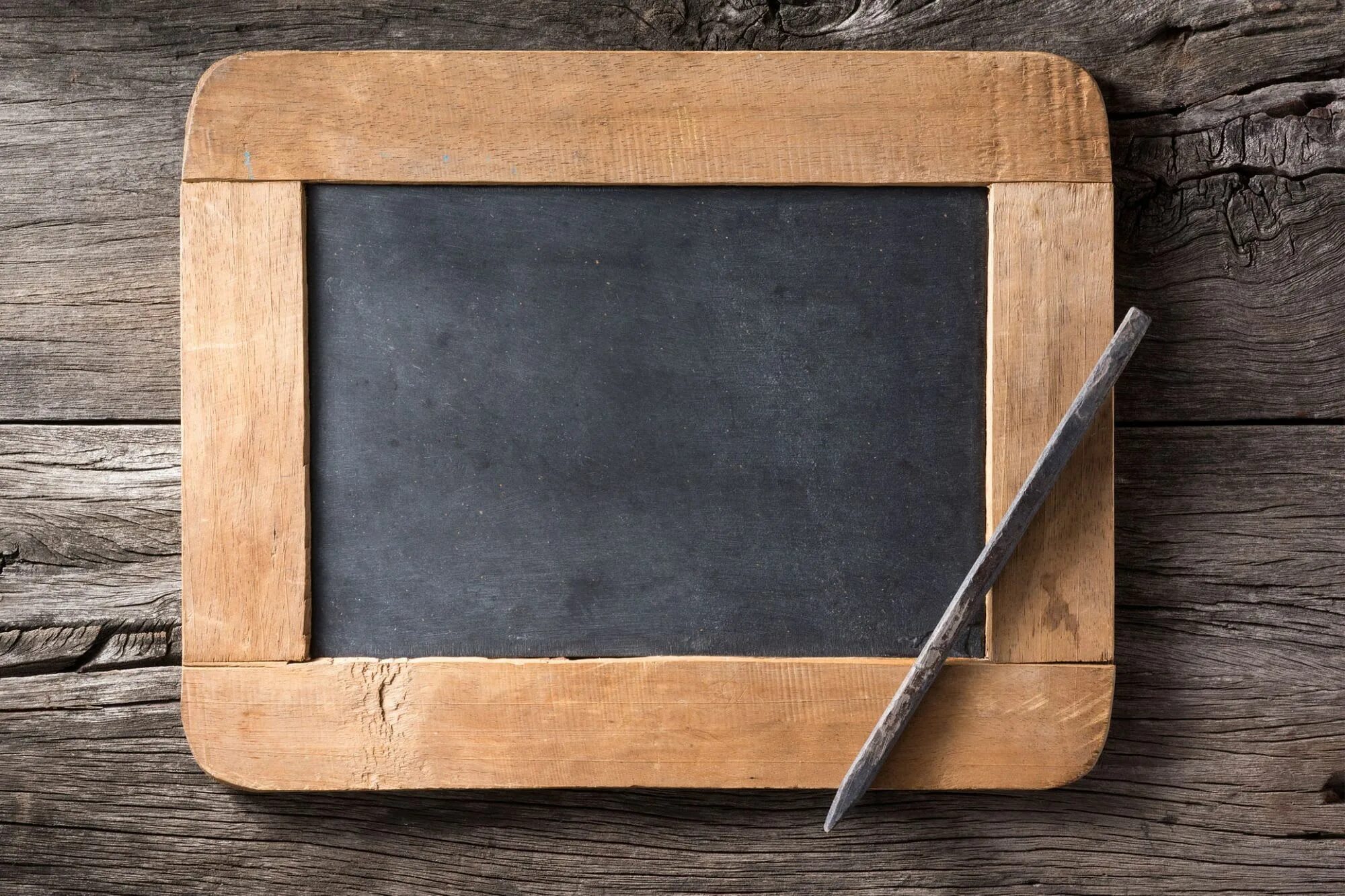 Portrait of a blank slate. Portrait of a blank slate. Portrait of a blank slate. Люди держат табличку и показывают большой палец. Portrait of a blank slate.