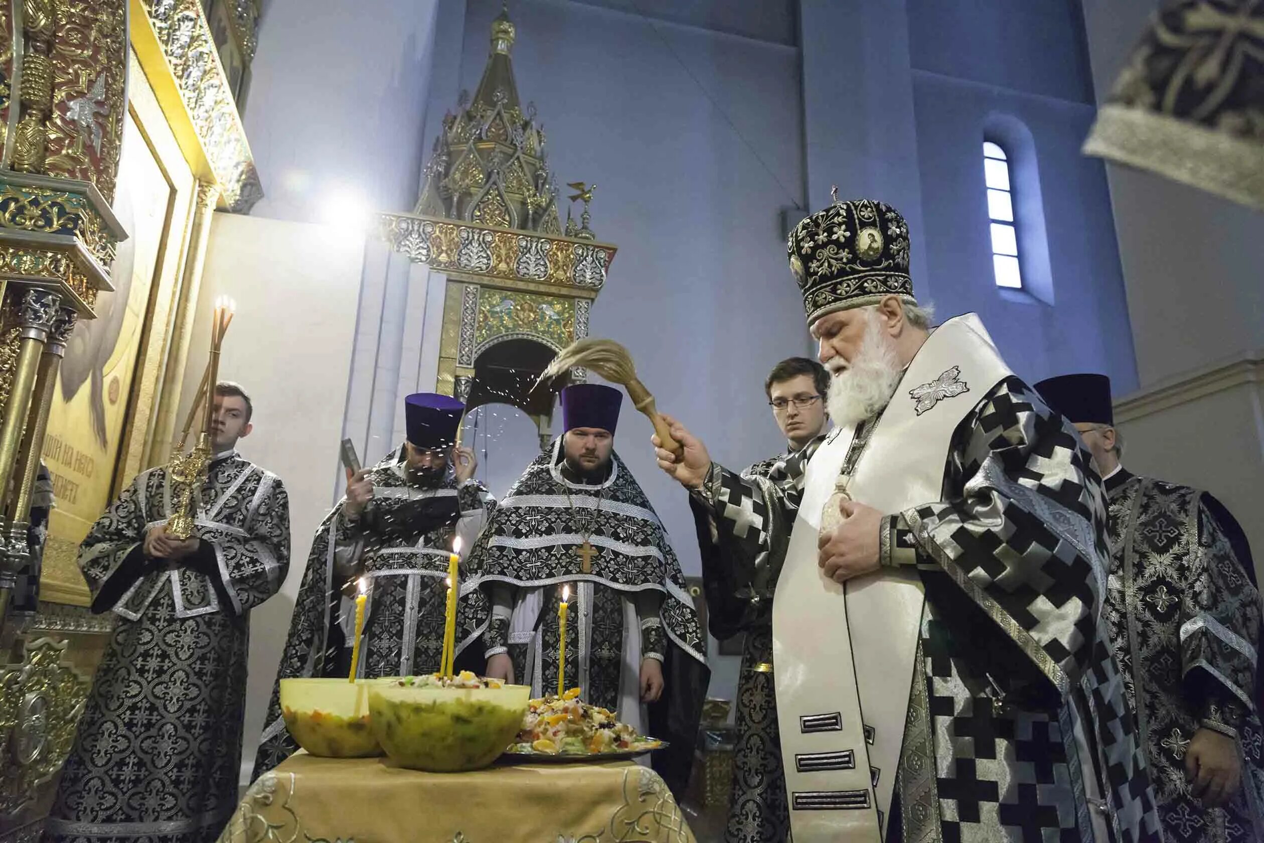 Митрополия Ярославля владыки. Литургия Преждеосвященных Даров. Митрополит Ярославля в Рождество. Служба пятницы первой недели великого поста