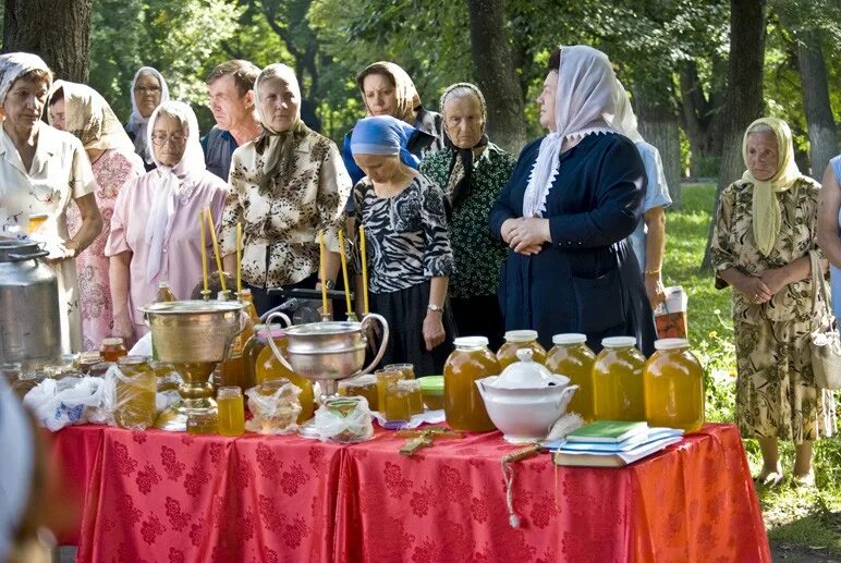 Освящение меда на медовый спас. Спас праздник медовый гуляние. Медовый спас на Руси. Фольклорный праздник медовый спас.