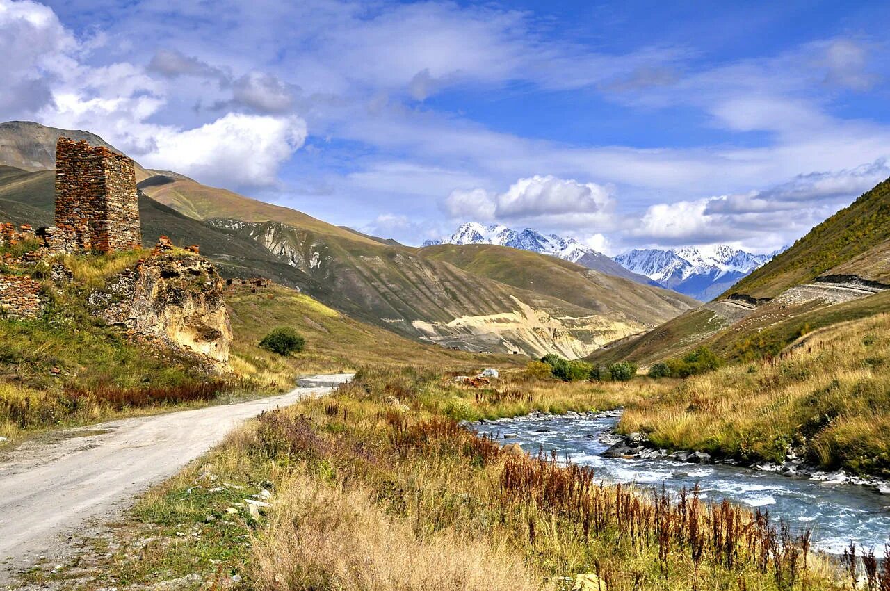 Зарамаг Северная Осетия. Южная Осетия Алания. Мамисонское ущелье. Гора Мамисон. Фото осетии