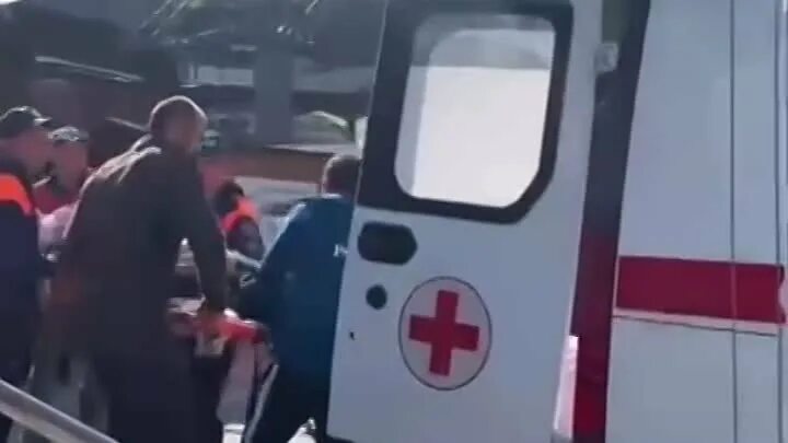 Девушка родила на эльбрусе. Эльбрус взорвался. Гора родит мышь. Эльбрус 4000 метров. Родила на горе.