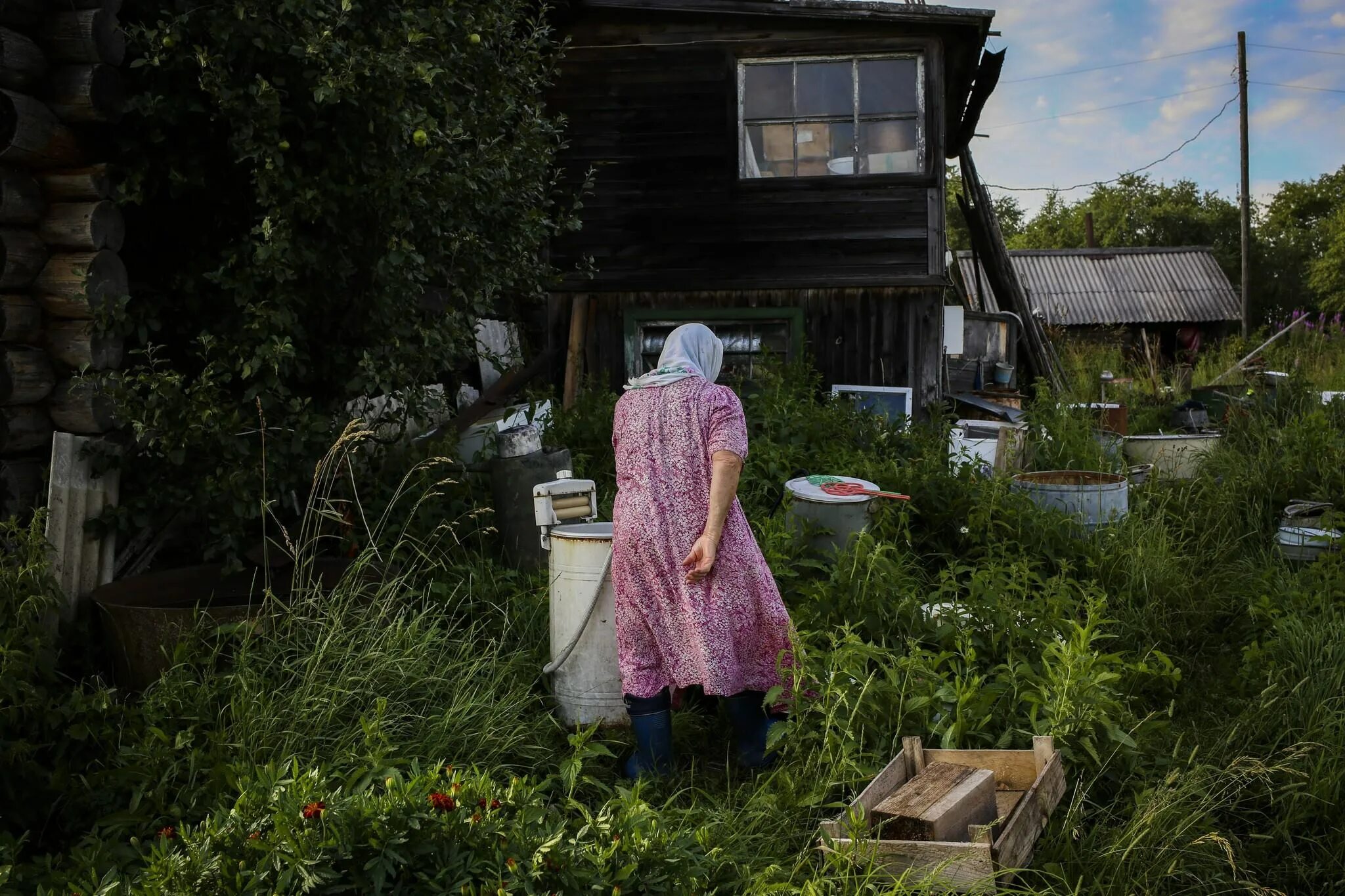 Деревенские жители. Деревня в глубинке. Умирающие деревни России. Деревни в глубинке России. Жизнь в таежной глубинке