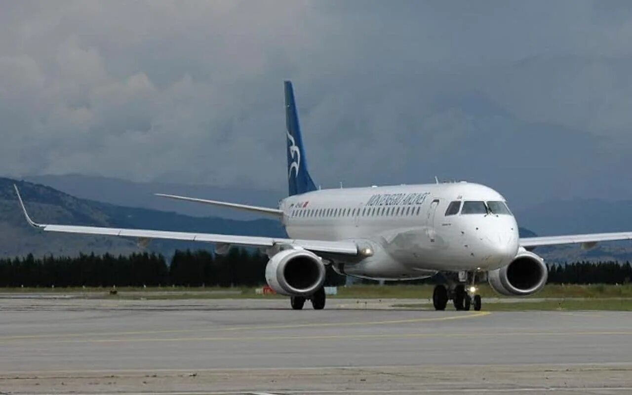 Монтенегро черногория. Montenegro airlines парк самолетов. Монтенегро билеты. Монтенегро эйрлайнс. Авиабилеты montenegro airlines.