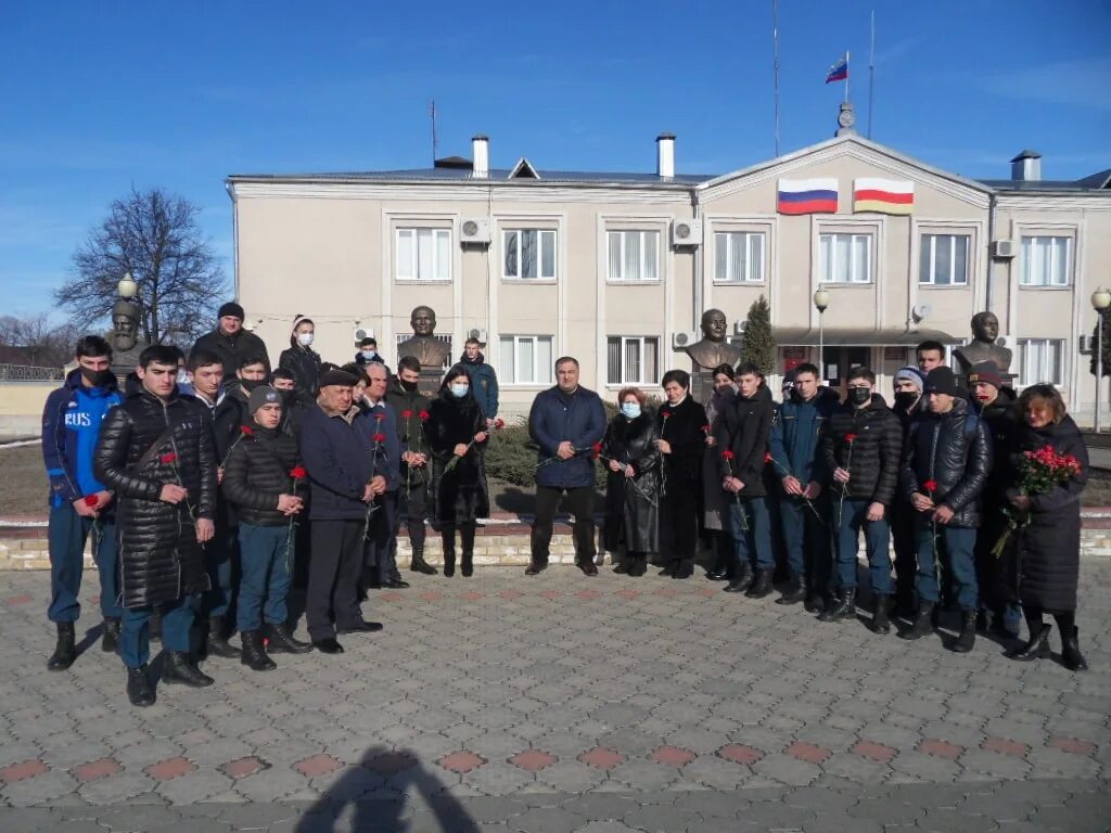 Погода эльхотово по часам. Эльхотово Северная Осетия. Эльхотово техникум многопрофильный. Село Эльхотово Северная Осетия. Эльхотово ЖД станция.