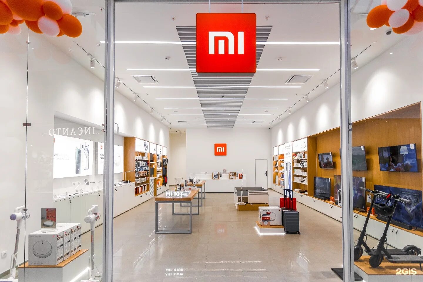 Mi store xiaomi. витрина xiaomi. в китае. магазин xiaomi. фирменный магазин xiaomi в ростове на дону.