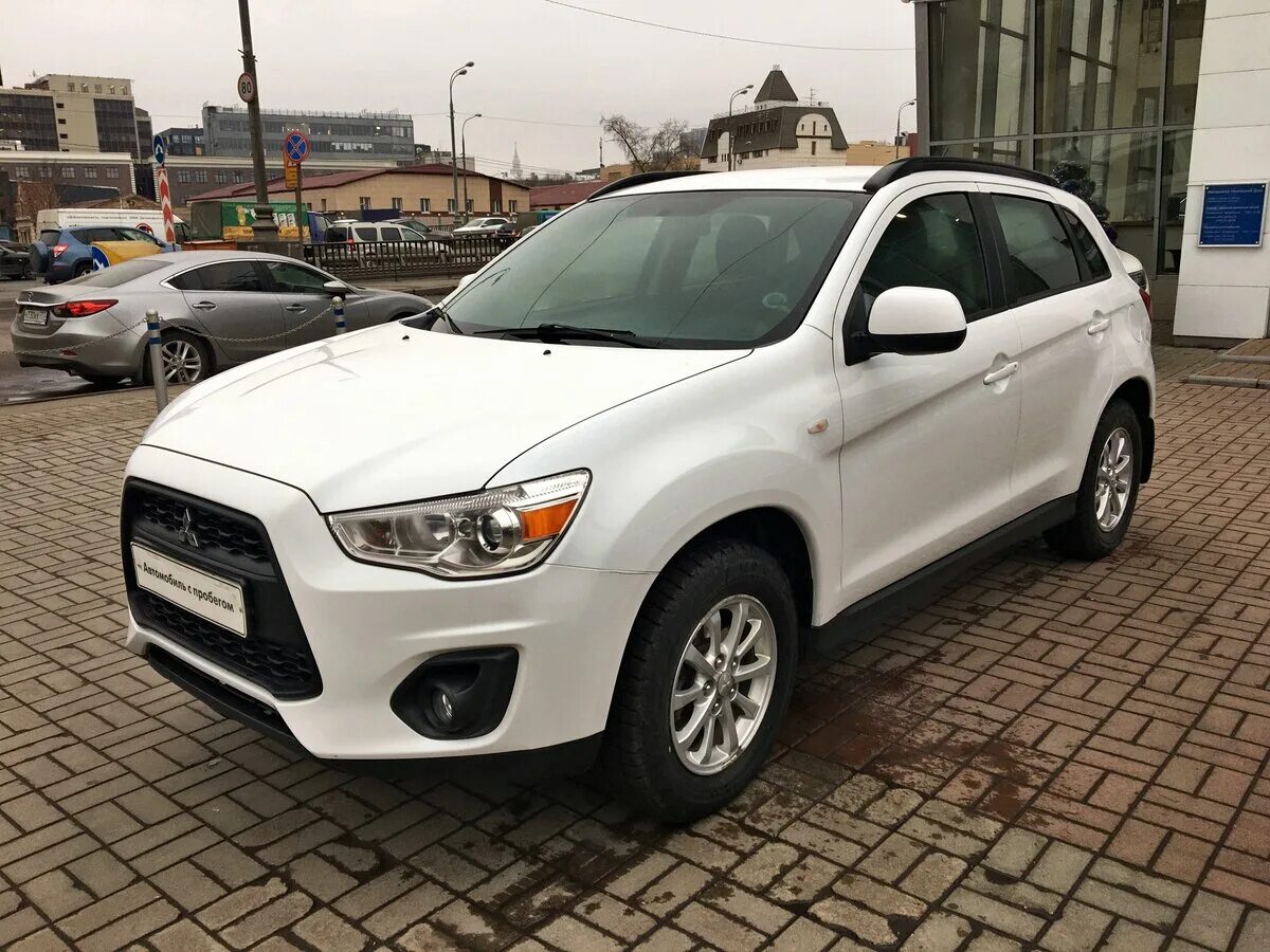 Mitsubishi белая. Mitsubishi ASX 2013 машинка. Митсубиси джип белый. Митсубиси АСХ отзывы. Митсубиси АСХ отзывы владельцев.