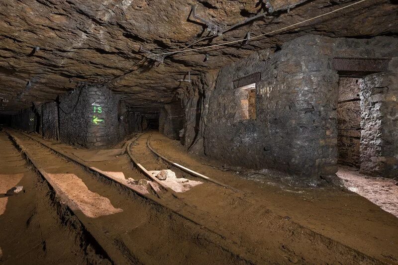 Как выглядят рудники. Угольная шахта внутри. Как выглядят рудники. Заброшенные шахты меднорудные шахты. Шахта черемуховская.