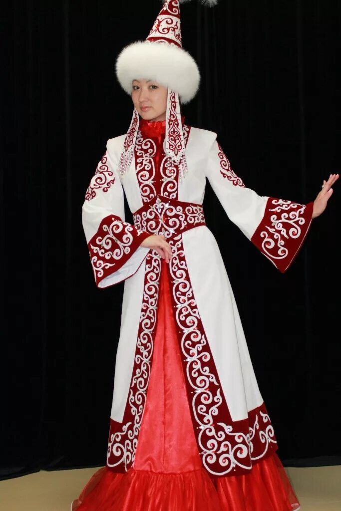 Ұлттық киімдер күні. Шапан казахская одежда. Казахский национальный костюм женский. Казахская Национальная одежда для женщин. Казахский национальный костюм мужской.