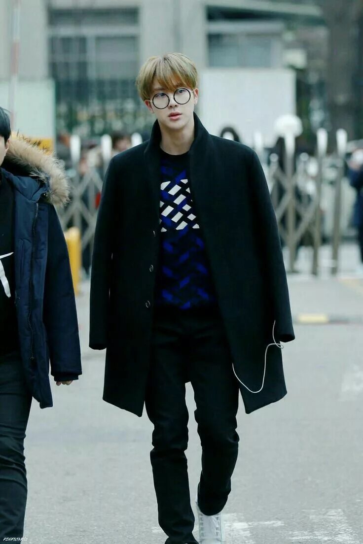 Стиль бтс. Jin bts в пальто. стиль seokjin kim.