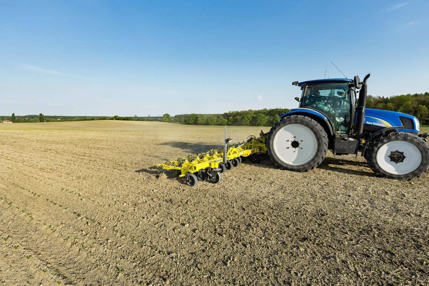 Щётка на мтз 82. Агрегаты для трактора. Машинно тракторный агрегат. Плуг чизельный пчн -4. Скаут т-254с навесное оборудование.