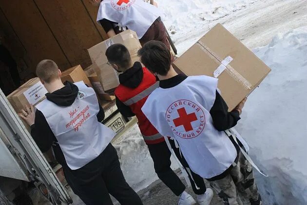 Дети красного креста. Волонтеры красного Креста. Российский красный крест волонтеры. Гуманитарная помощь красный крест. Красный крест Украина.