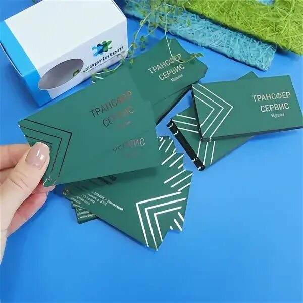 Зеленое фольгирование на визитках. Визитки зеленые с фольгированием. Фольгированные визитки. Визитка с фольгой зеленой.