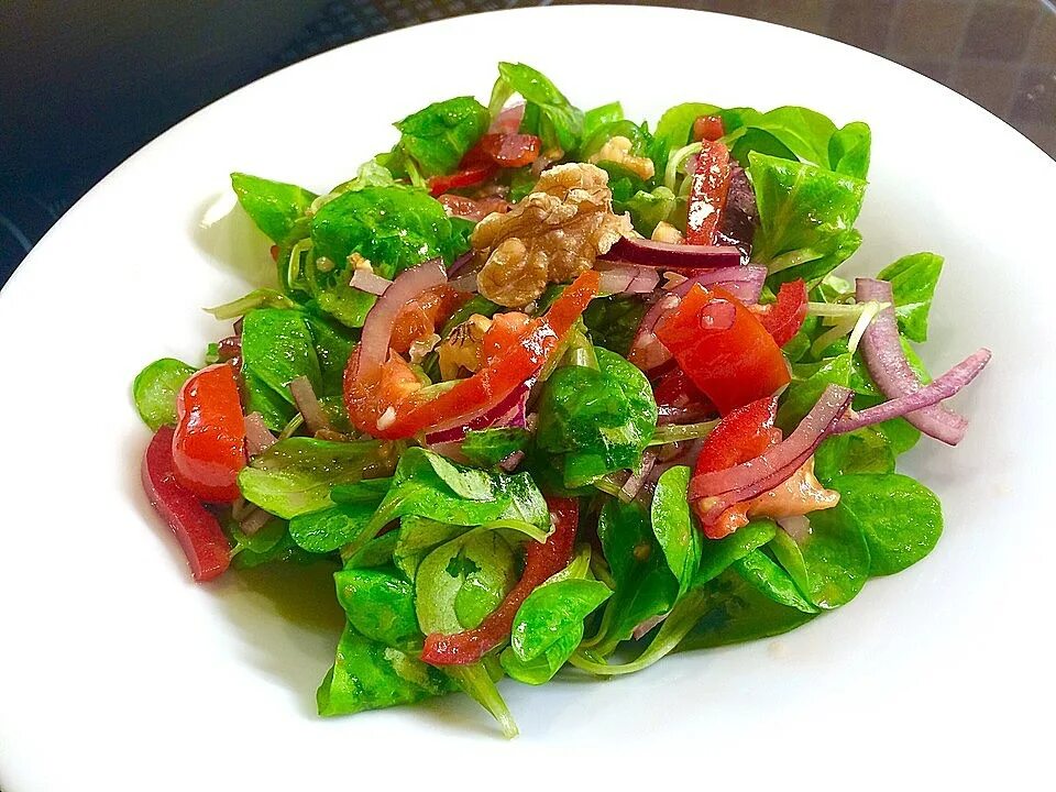 алиса найдите салата. салаты разные.