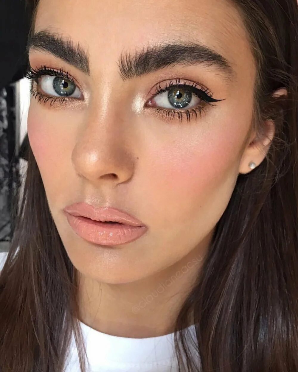 Коричневые брови. Темно коричневые брови. Темно коричневые брови. Макияж для миндалевидных глаз карих. Красивые коричневые бровки.