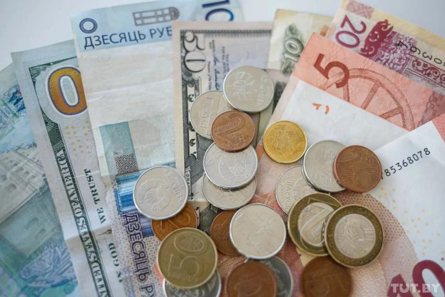 Евро в доллары в беларуси. Белорусский рубль. Белорусские деньги. Современные деньги Белоруссии. Белорусская валюта.
