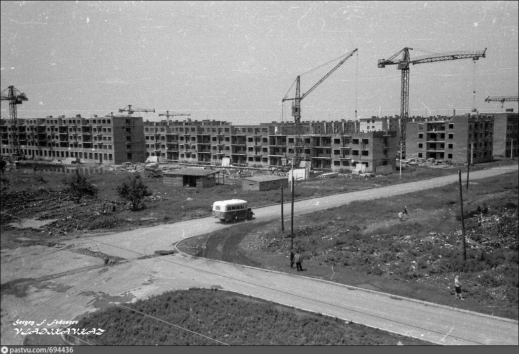 Старый Омск в фотографиях улица Орджоникидзе. Орджоникидзе 31 Новосибирск старые фотографии. Снимки из архива как строили Орджоникидзе 29 Ярославль.