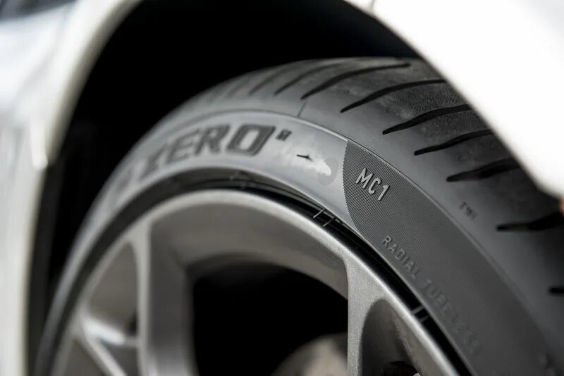 Шины пирелли летние какие лучше. Pirelli PZERO зимние шины. Шины Пирелли Зеро летние. P Zero™ Пирелли. Radial Tubeless шины.