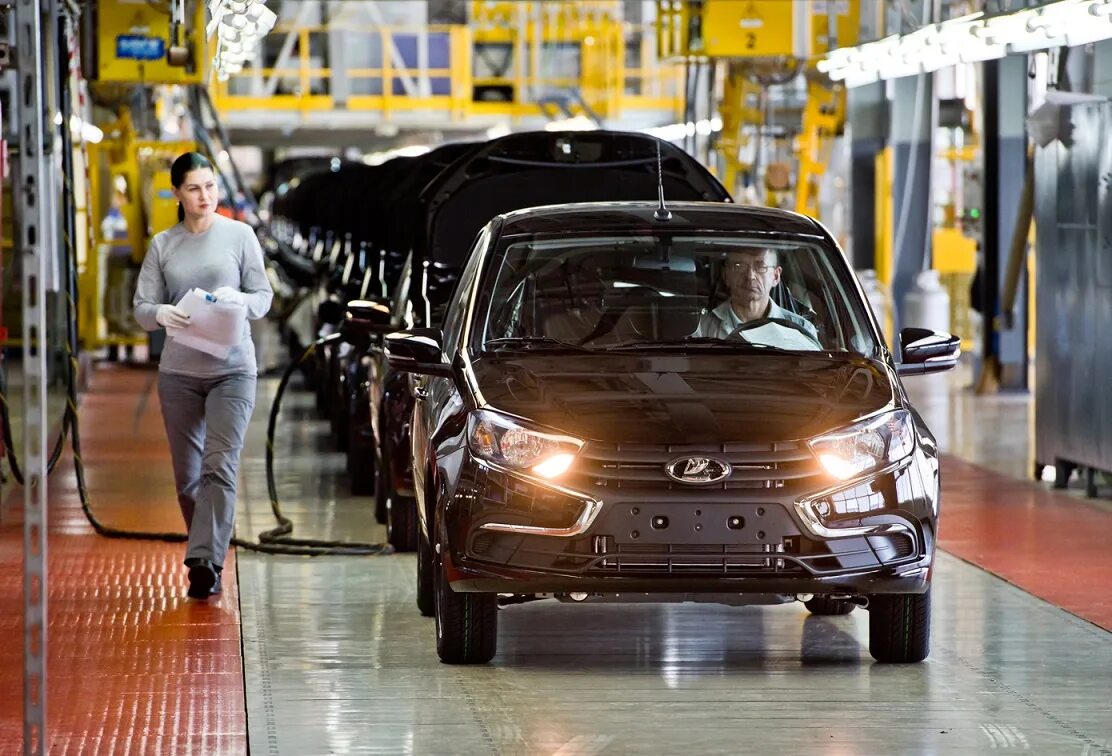 Азия авто зауыты. Лада веста новая модель 2022. Lada granta 2022. Конвейер автоваза 2020. Конвейер сборки автомобилей лада веста.