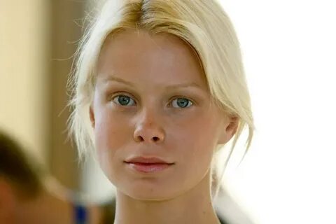 Қыздардың аяқтарының суреттері