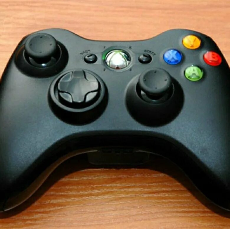 Xbox 360 vs xbox one gamepad. Xbox 360 геймпад и xbox one. Версии геймпадов xbox. Геймпад xbox carbon. Xbox 360 vs xbox one gamepad.