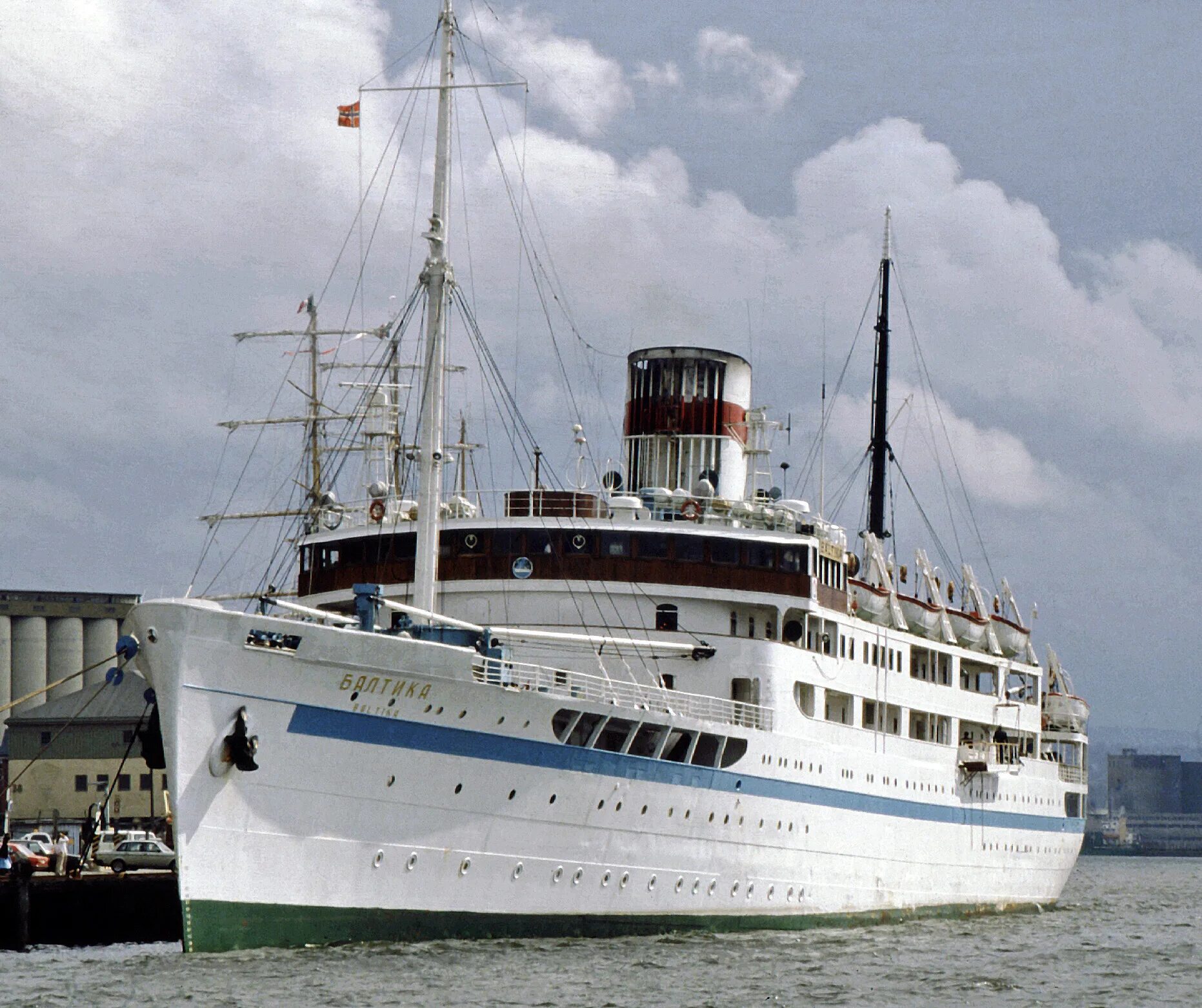 Baltic queen паром стокгольм. Корабль tallink baltic queen. Королева балтики паром. Балтик принцесс. Лайнер балтик.