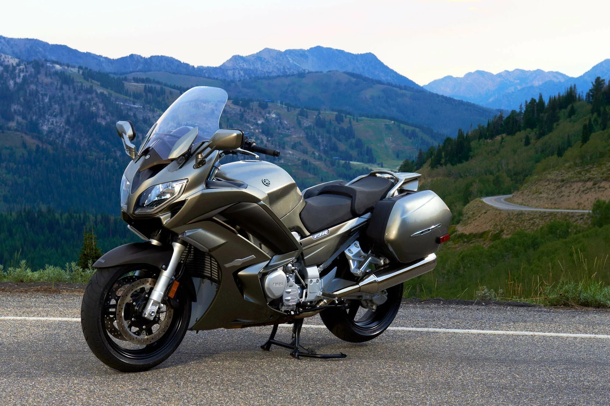 Мотоцикл Ямаха ФЖР 1300. Yamaha FJR 1300 2013. Хонда FJR 1300. Yamaha FJR 1300 2012.