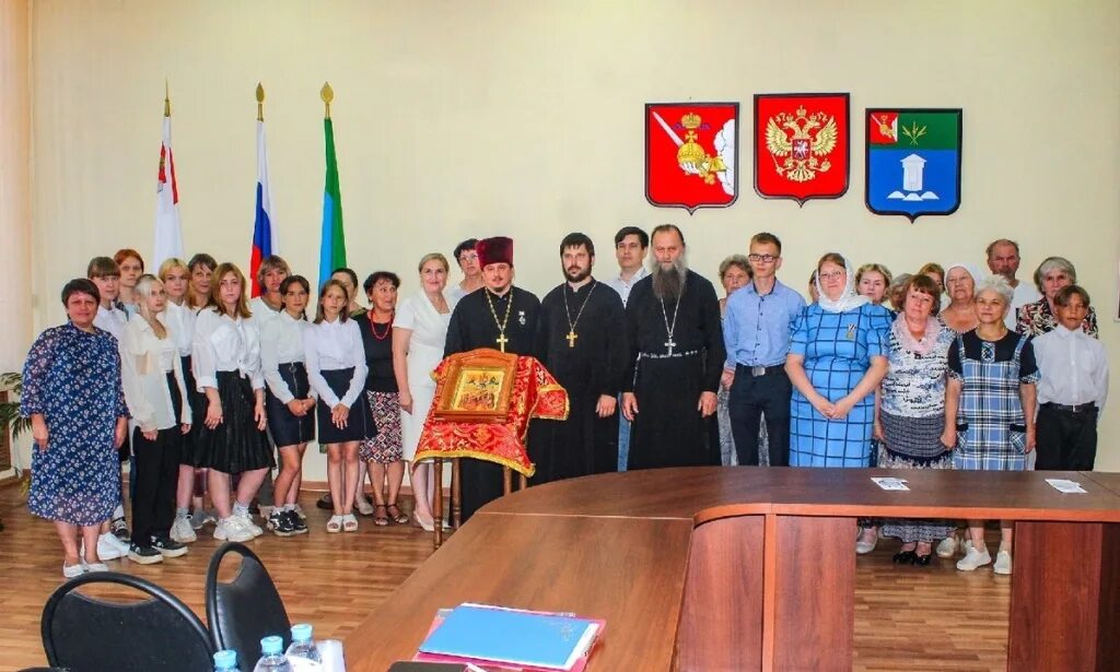 Администрация бабушкинского. Село им Бабушкина Вологодская область. Администрация Бабушкинского района. Памятники села имени Бабушкина. Село имени Бабушкина Вологодская область санаторий.