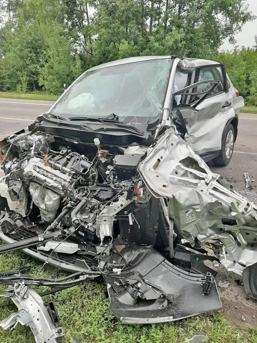 Покажи фотки аварий. Столкновения машин ДТП. Автомобиль после ДТП.