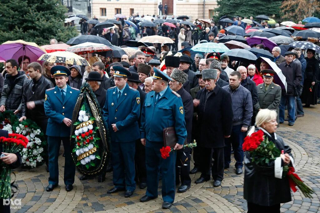 Похоронить краснодар. Похороны Кондратенко Краснодар. Могила Кондратенко Николая Игнатовича. Похороны Кондратенко Николая.