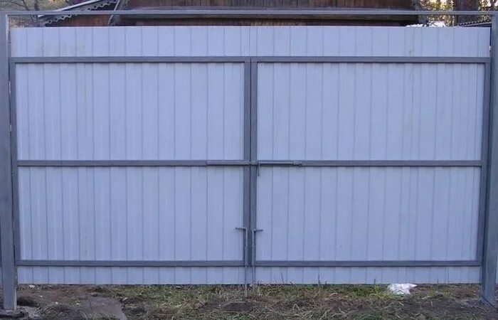 Ворота из профтрубы 40. Ворота из профтрубы 20х40. ворота из профильной трубы 40х40 1.5 мм рдс. ворота распашные из профильной трубы 40 20. ворота распашные из профнастила.
