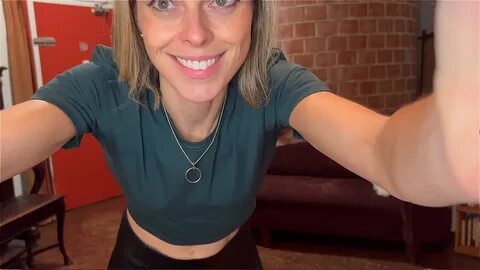 Серенити Кокс вполне доволен тем, что делает его жена, и не считает, что он...