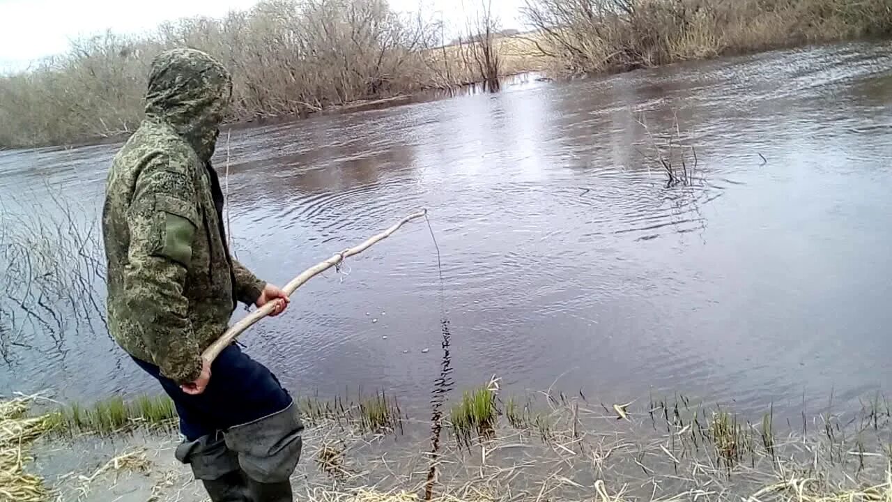 Ловлю на подъемник. Подъемник для рыбалки. Паук для рыбалки. Рыбалка на паук рыбалка на подъёмник. Паук подъемник для рыбалки.