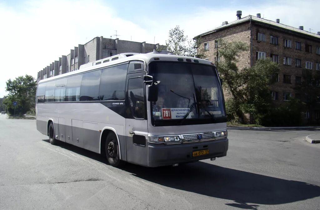 Автовокзал красноярск томск автобус. Scania omniexpress 340. Красноярский автобус 120. Автобус марки shuchi. Р 634 ву 124.