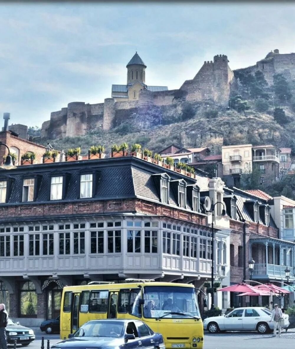 Tbilisi city. Hotel Tiflis Грузия Тбилиси. Tbilisi Palace Тбилиси. Отель старый Тбилиси в Тбилиси. King David Тбилиси.