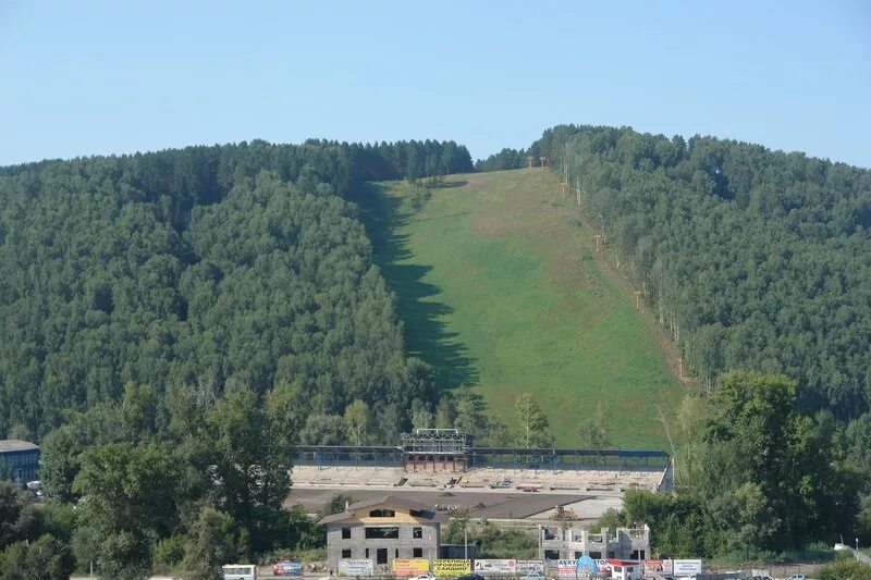 100 горно алтайск. Гора Комсомольская Горно-Алтайск. Гора Комсомольская горный Алтай. Горно-Алтайск гора Комсомольская смотровая площадка. Гора Комсомольская Горно-Алтайск высота.