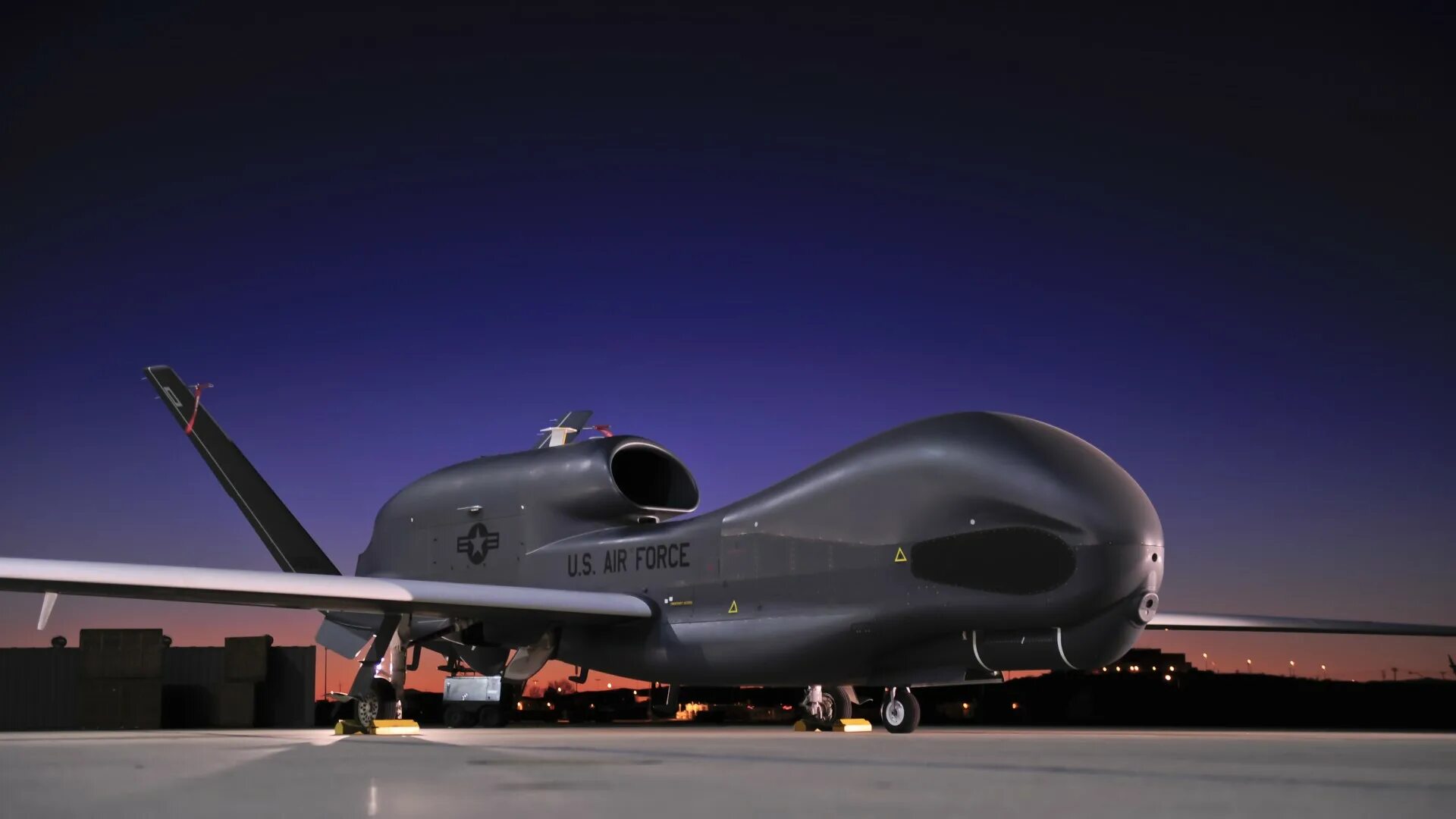 Глобал хок. БПЛА RQ-4 Global Hawk. Самолет Northrop Grumman RQ-4b Global Hawk. Дрон RQ-4 Global Hawk. Самолет Northrop Grumman RQ-4.