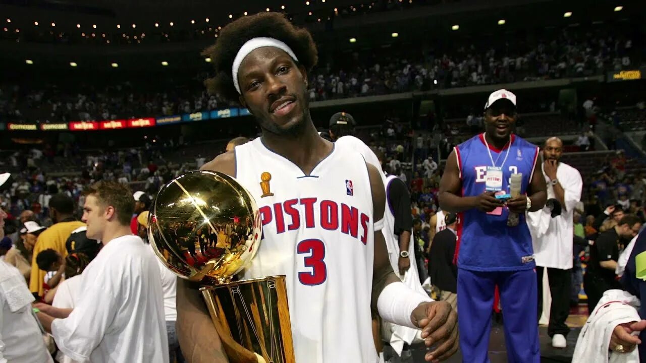 Detroit Pistons 2004 Бен Уоллес. Пистонс Детройт Ben Wallace. Бен Кэйми Уоллес 2023. Бен Валлас НБА.