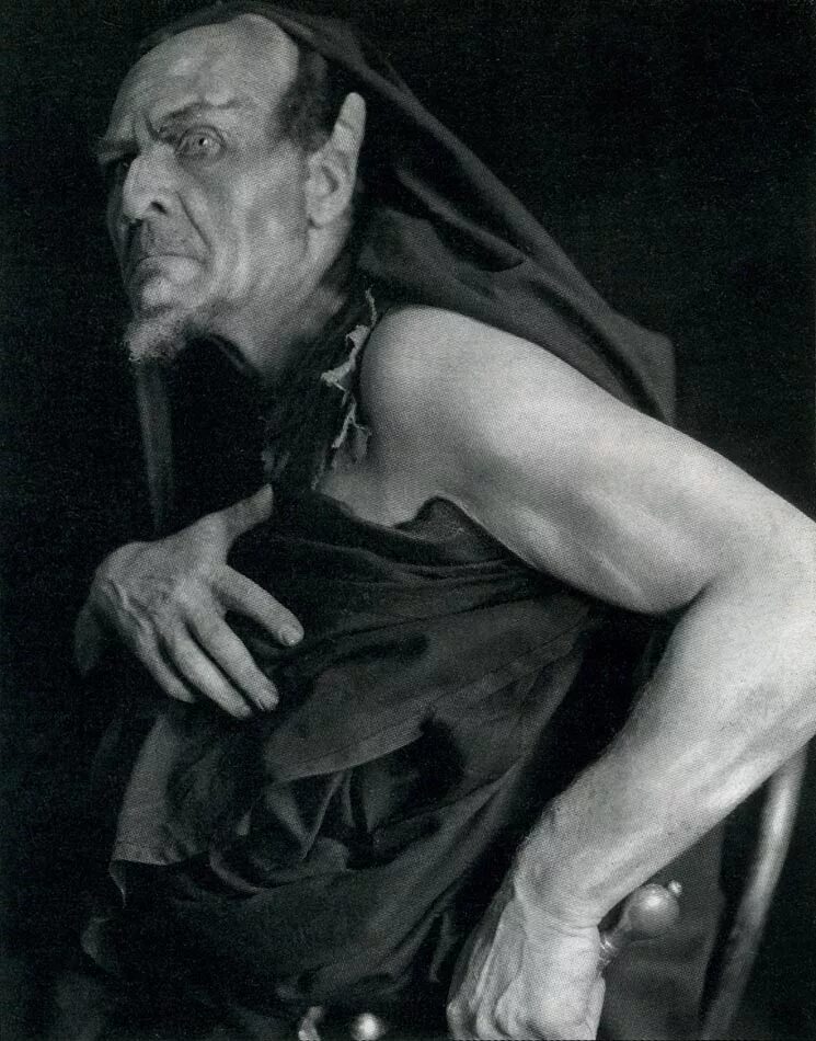 Мефистофель трек. Дьявол картина на стене путин. Образ мефистофеля. Мефистофель трек. Мефистофель трек.