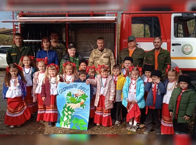 Погода в хуторе кубанском. Сестры Астаховы Хутор Кубанский. Кубанский Хутор джигинеп. Кубань Хутор 1 мая Степановы.