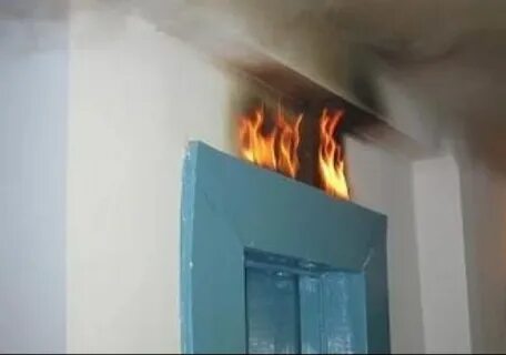 Начался пожар в лифте