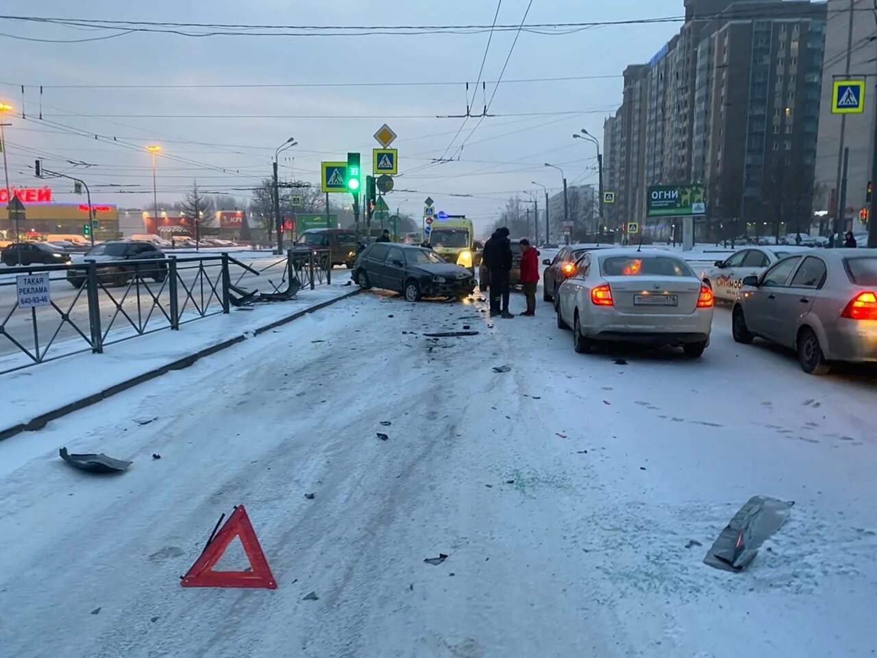 Какое чп произошло сегодня. Перекрёсток Большевиков Подвойского.