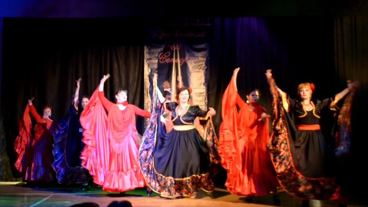 сеньора и сеньорита разница. сеньоры и сеньориты. альбом сеньорита. сеньорита текст. сеньорита ты вся горишь.