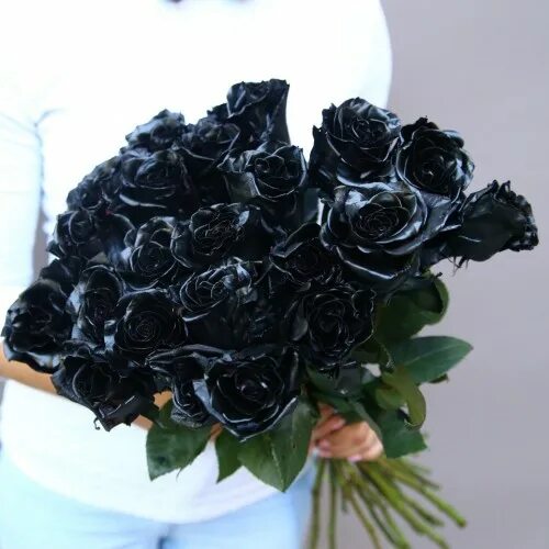 Где купить черные розы. Черные розы букет. Букет из черных роз. Крашенные черные розы. Композиция с черными розами.