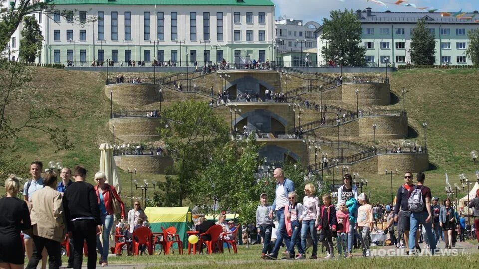 Население г могилев. Парк подниколье могилев. могилев лестница подниколье. могилев население.