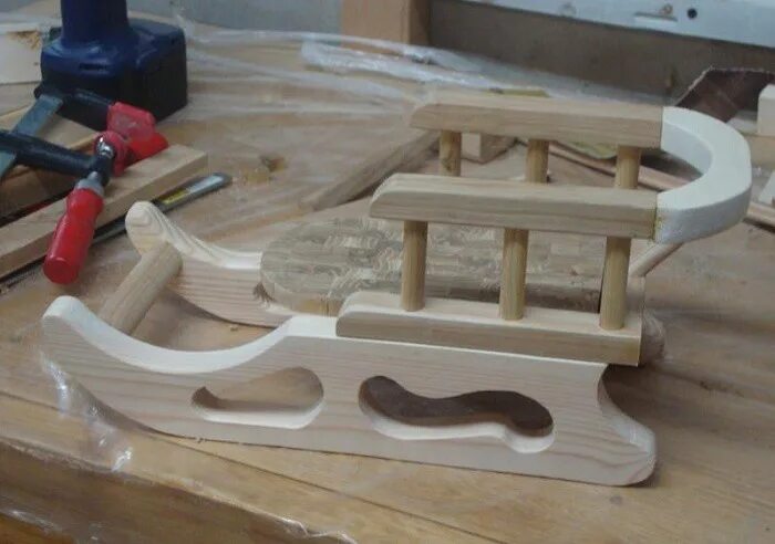 Санки из дерева своими руками чертежи Projects and Plans Wooden sleigh, Wooden sledge, Wood craft patterns